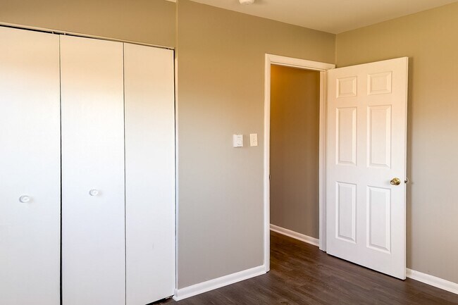 Building Photo - 5905 Devington Rd