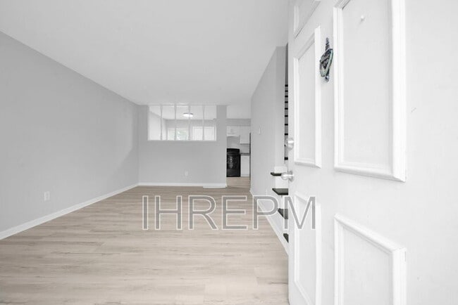 Building Photo - 3043 Morsetown Ct S