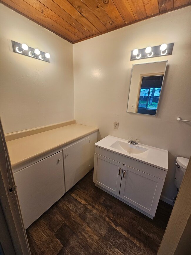 Building Photo - Spacious 4 Bedroom 2 Bath Home WITH BONUS ROOM for Rent!