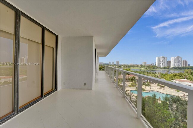 Building Photo - 20281 E Country Club Dr