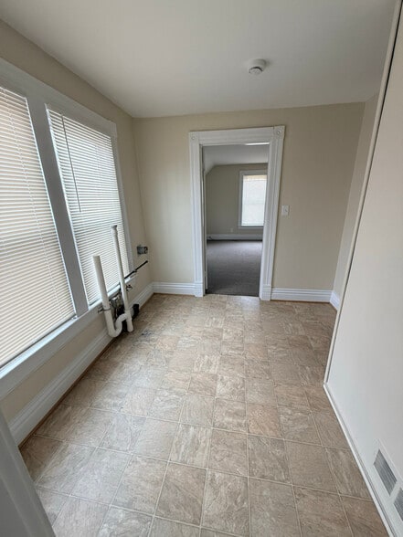 Building Photo - 217 Norbourne Blvd