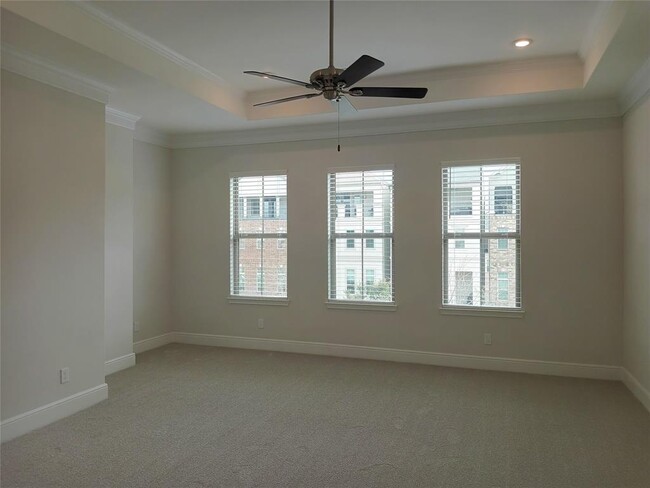 Building Photo - 3611 Somerset York Ln