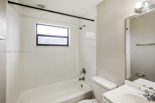 Building Photo - 4951 SW 16th St