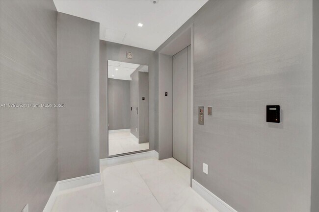 Building Photo - 16901 Collins Ave