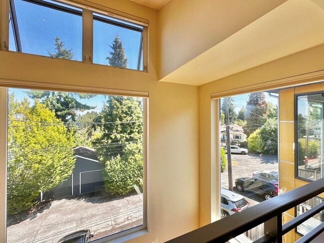 Building Photo - Three-Level Loft-Style 2BR | 3BA with Priv...