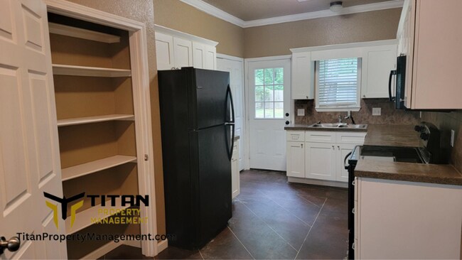 Building Photo - Cute 2 bed/2 bath house