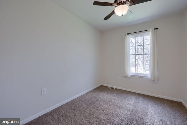 Building Photo - 604 Rockwood Dr