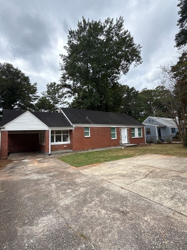 Building Photo - 2 bed 1 bath in Decatur!
