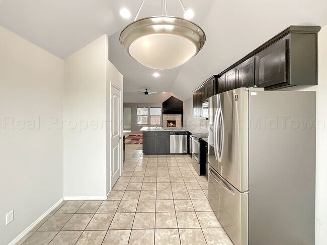 Building Photo - 2053 Leonard Ranch Rd