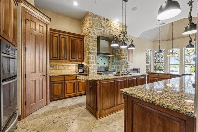 Building Photo - 4008 Sugarloaf Dr