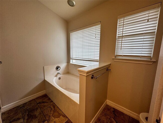 Building Photo - 16920 Brayton Park Dr