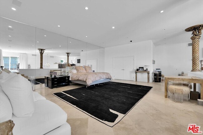 Building Photo - 1300 Summitridge Dr