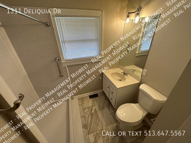 Building Photo - 1311 Deliquia Dr