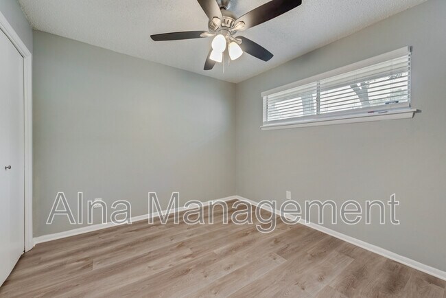 Building Photo - 7320 Monterrey Dr