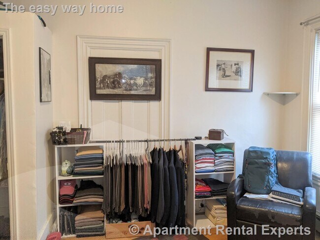 Building Photo - 2 Evergreen Square