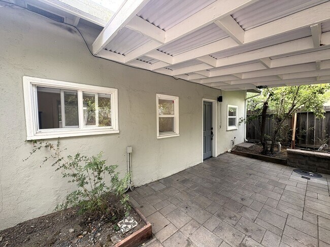 Building Photo - Exceptional Estate with Main Residence, Two ADUs & Office