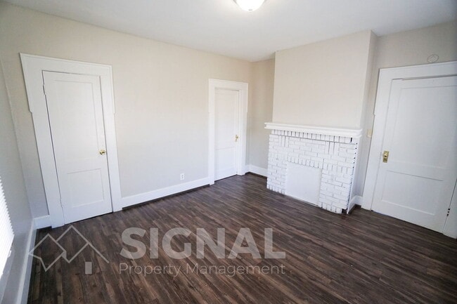 Building Photo - 1785 Steiner Ave SW