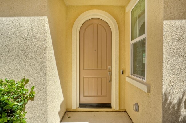 Building Photo - 6675 Agave Cir