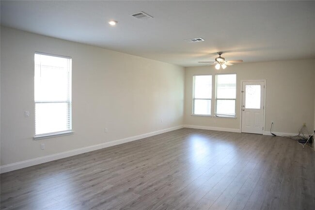 Building Photo - 6912 Longford Trail