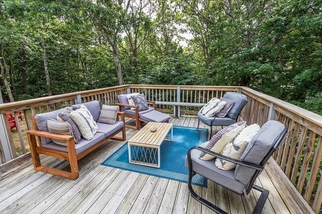 Building Photo - 67 Old Post Rd