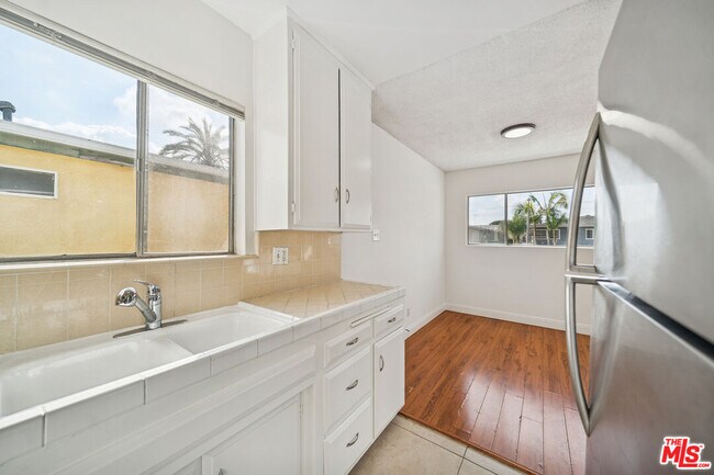 Building Photo - 1050 S Wooster St