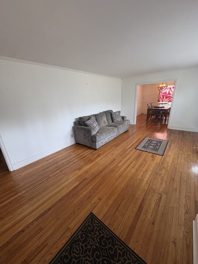 Building Photo - 710 S Lee St