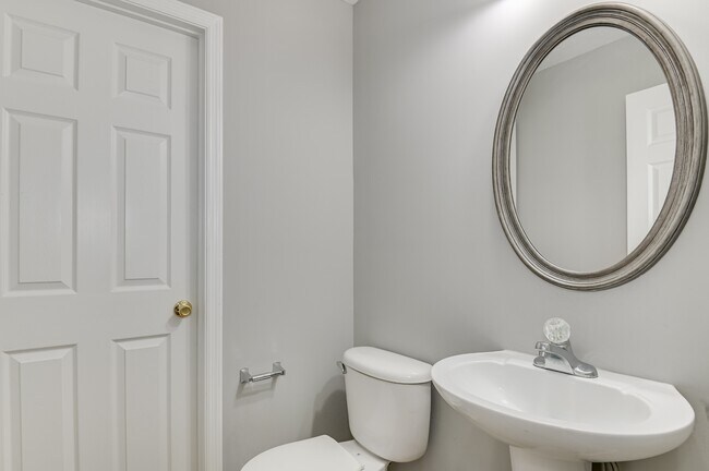 Building Photo - 7635 Pleasantville Way