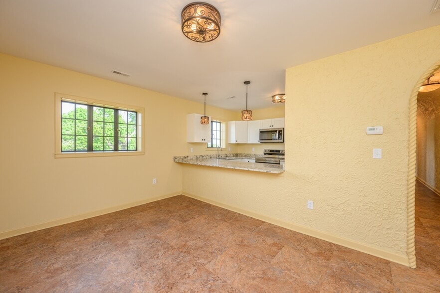 Building Photo - Spanish Apartments