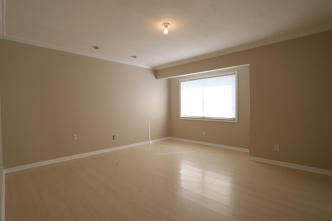 Building Photo - 101 Shoreview Dr