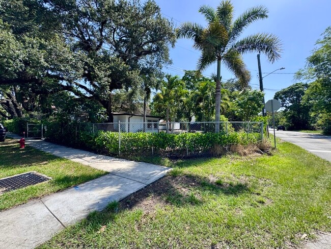 Building Photo - 2390 SW 18th Ave