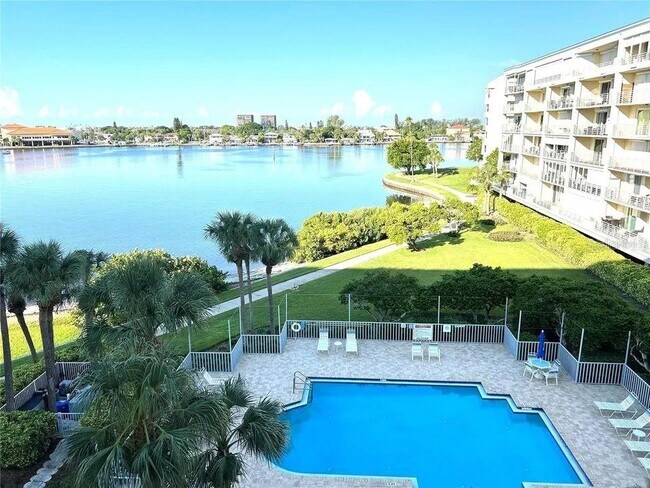 Building Photo - 7872 Sailboat Key Blvd S