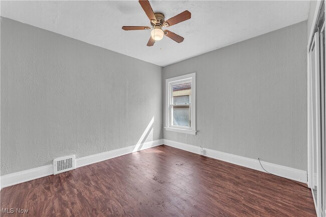 Building Photo - 4732 E 104th St