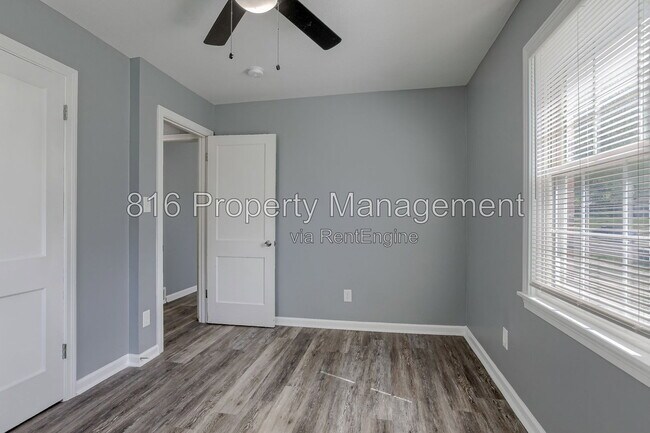 Building Photo - 8028 Wabash Ave