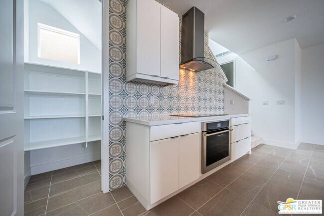 Building Photo - 2651 Lavender Ln