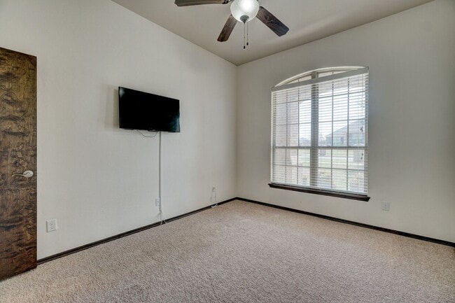 Building Photo - Stunning 4-Bedroom Home with Fireplace, Island Kitchen, 3-Car Garage & Large Backyard!