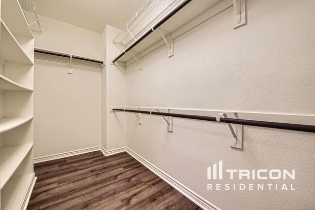 Building Photo - 1240 Trumpet Dr
