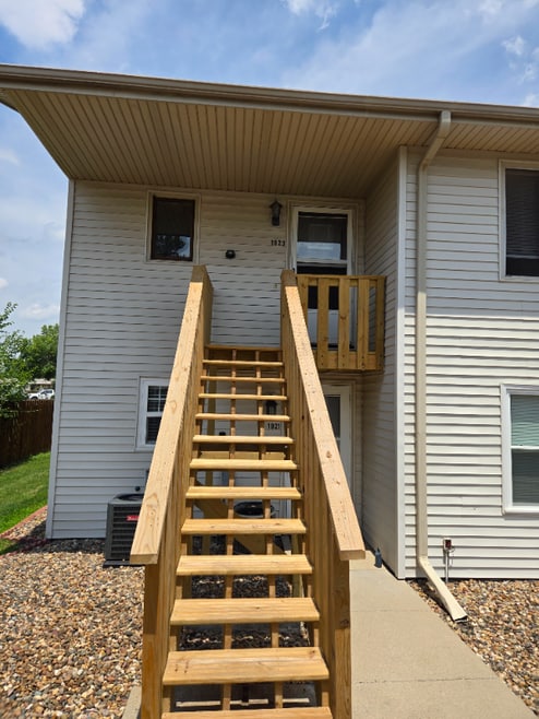 Building Photo - 1923 NW Hickory Ln