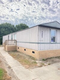 Building Photo - 2405 Wysteria Ln