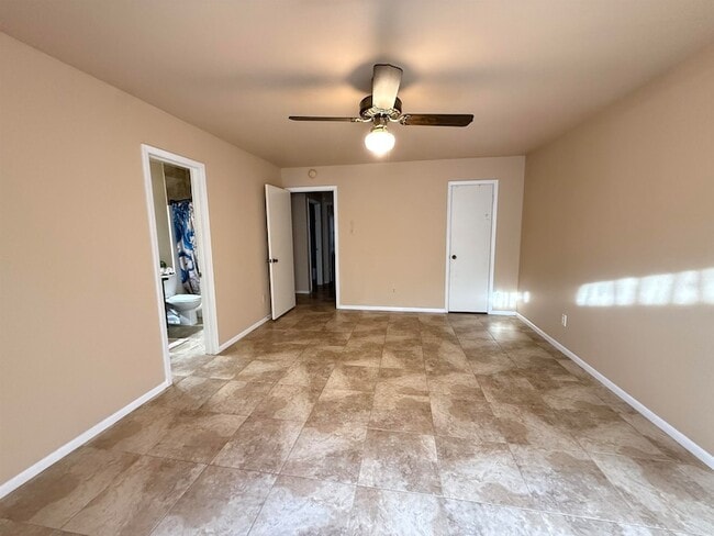 Building Photo - 5874 Meadow Way