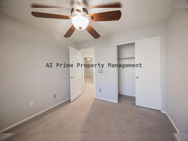 Building Photo - 873 W Tremaine Ave