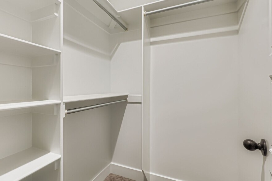 Building Photo - 55 Elati St