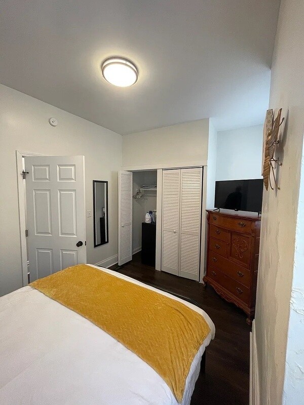 Building Photo - 299 Reinhard Ave
