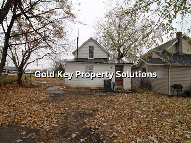 Building Photo - All Electric 2 BR 1 BA House with Main-Level Laundry Hookups (NO SECTION 8)