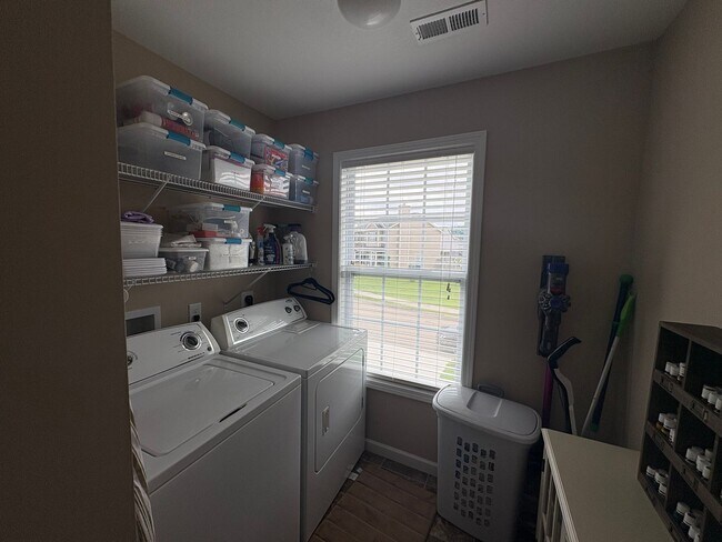 Building Photo - Charming & Convenient in Hardin Valley!