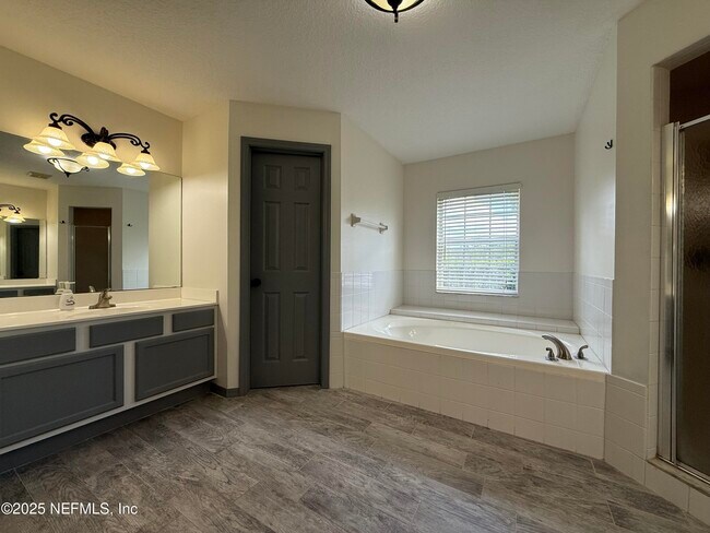 Building Photo - 4725 Innisbrook Ct N