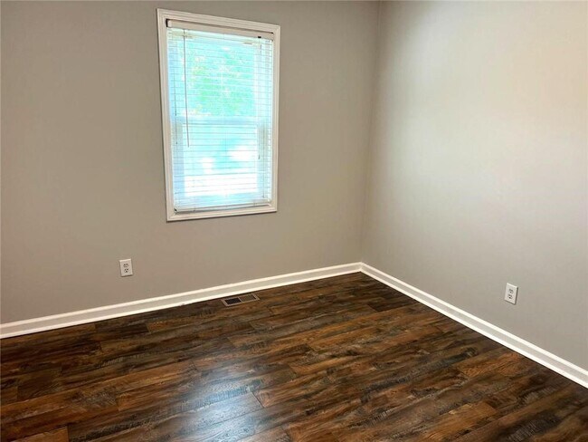 Building Photo - 3177 Pinto Dr