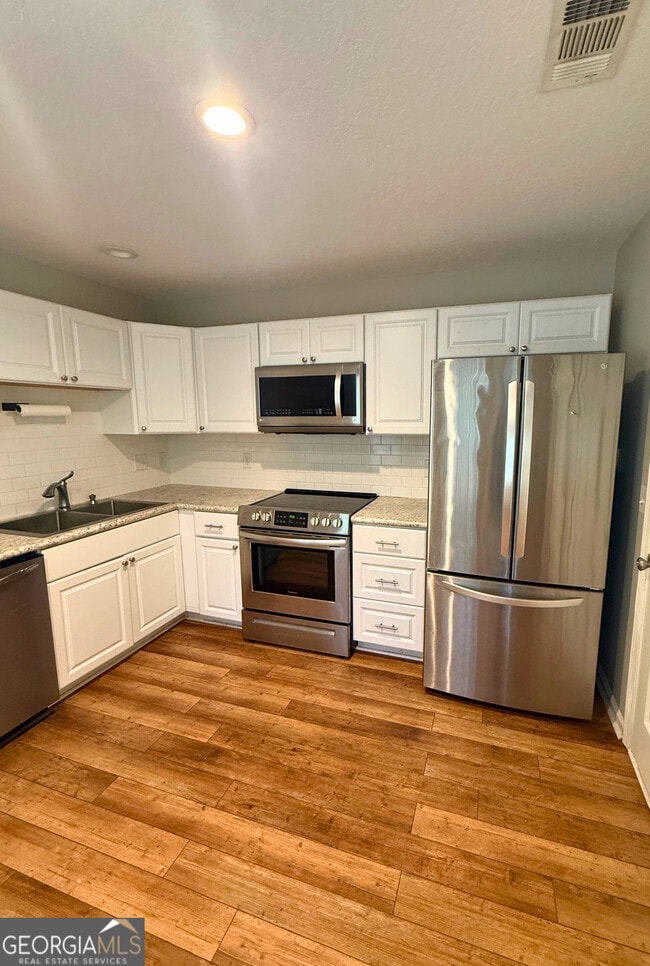 Building Photo - 122 Royal Acres Cir