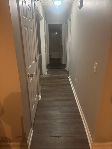 Building Photo - 825 Bitternut Dr