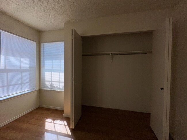 Building Photo - 9933 Ardash Ln