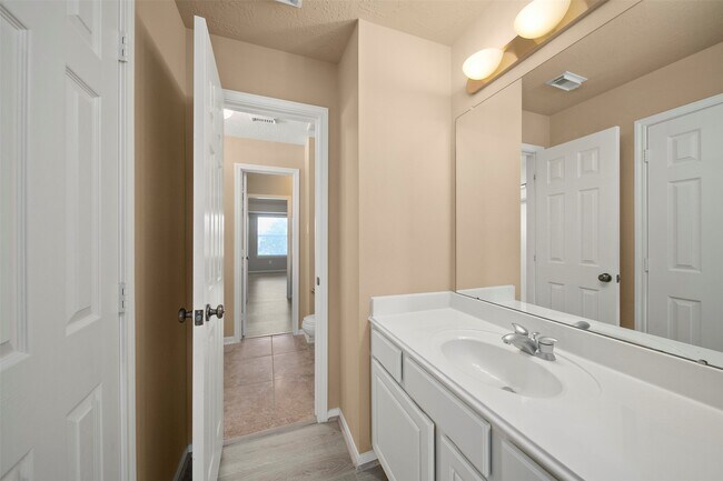 Building Photo - 12311 Amanda Meadows